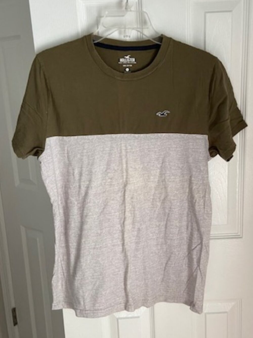 Hollister Men's Size M  Green and beige Cotton Short Sleeve Shirt